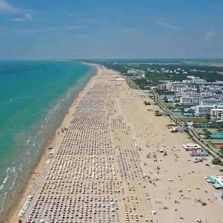 Stunning In A Modern - Beahost Bibione